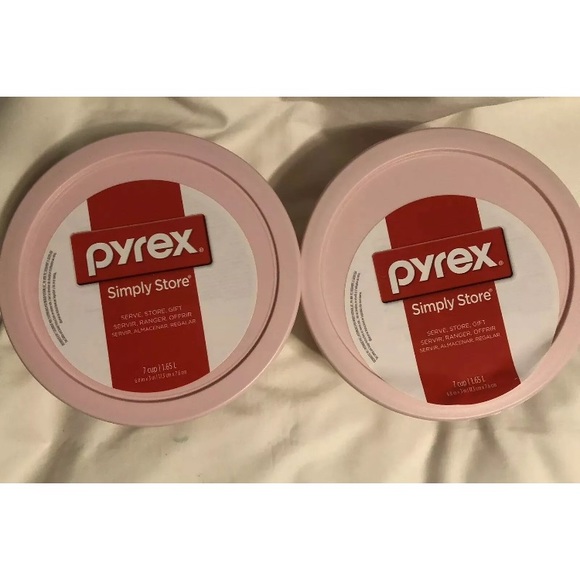 Pyrex 7 cup Conversation heart Bowls Lot Of 2 lids - Picture 3 of 4